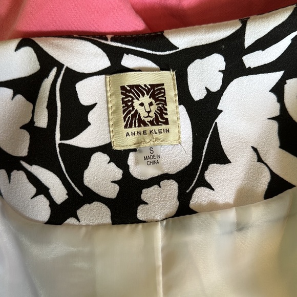 Jacket - Picture 4 of 4